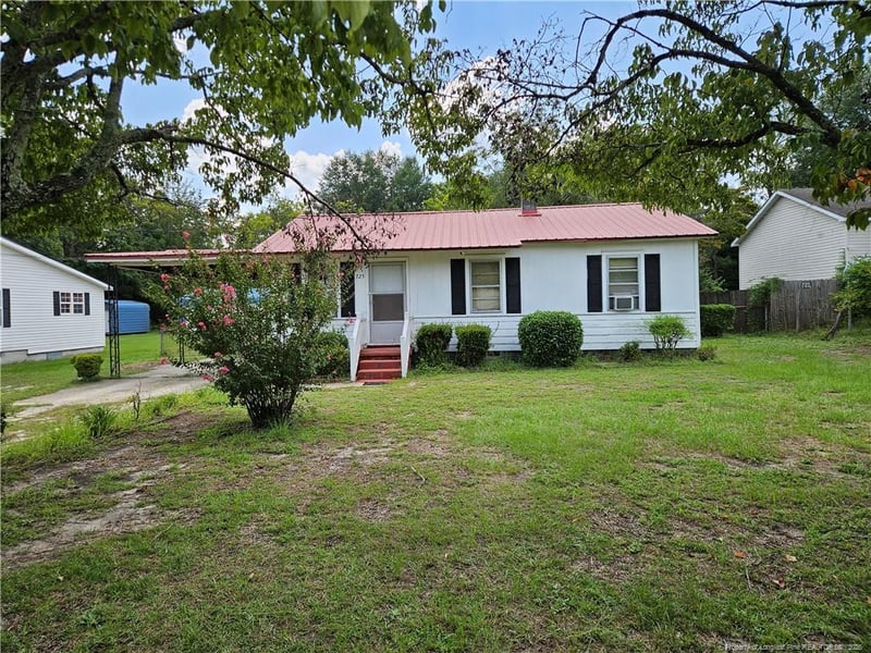 725 Veda St, Fayetteville, NC 28306