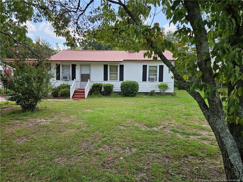 725 Veda St, Fayetteville, NC 28306