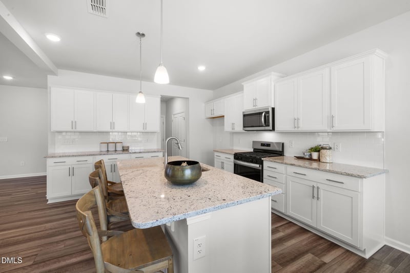 725 Wicklow Hall Dr, Fuquay Varina, NC 27526