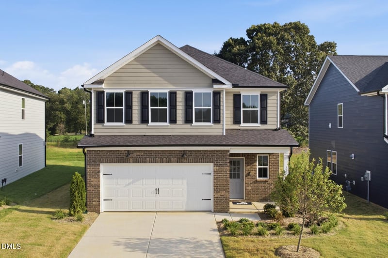 725 Wicklow Hall Dr, Fuquay Varina, NC 27526