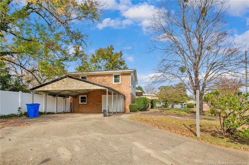 7258 Godfrey Dr, Fayetteville, NC 28303