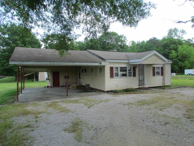 7258 N Nc 96 Hw, Selma, NC 27576