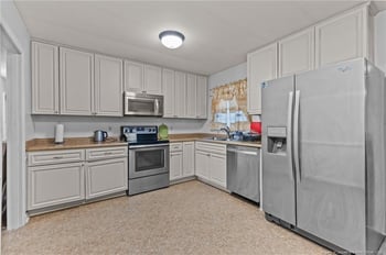 726 Ashboro St, Fayetteville, NC 28311