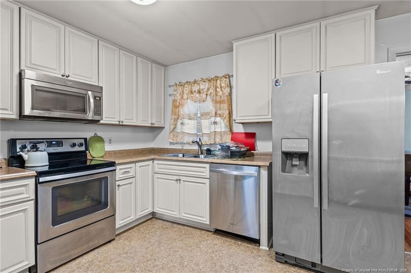 726 Ashboro St, Fayetteville, NC 28311