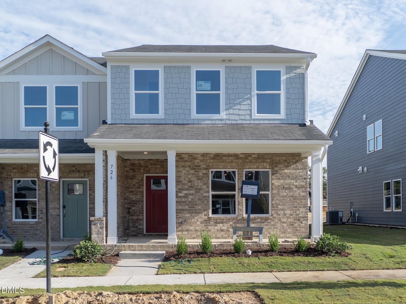 726 Chandler Stone Dr, Zebulon, NC 27597