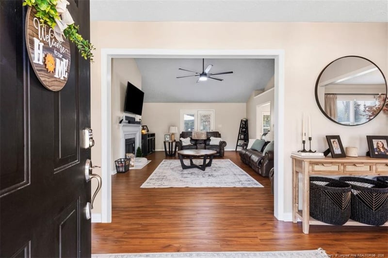 726 Foxcroft Dr, Fayetteville, NC 28311