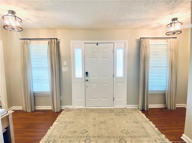 726 Foxcroft Dr, Fayetteville, NC 28311