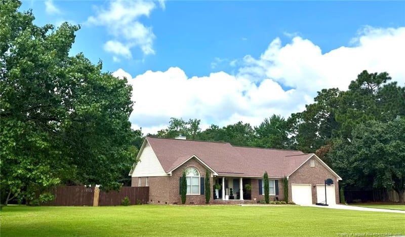 726 Foxcroft Dr, Fayetteville, NC 28311