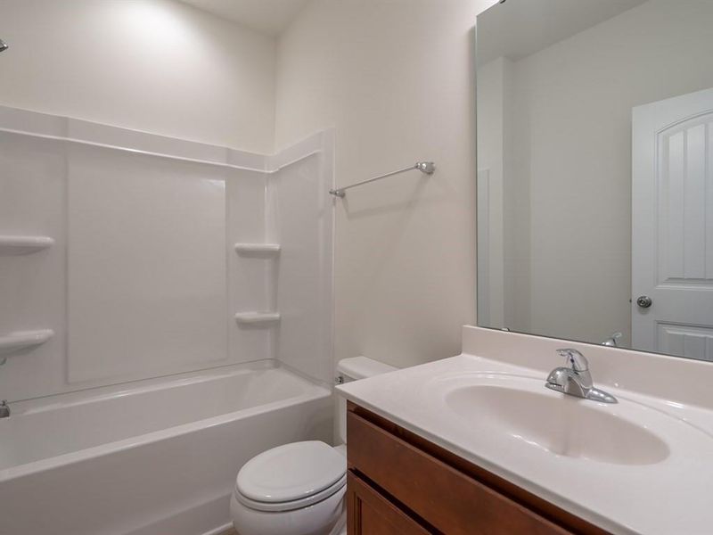 726 Heartpine Dr, Mebane, NC 27302