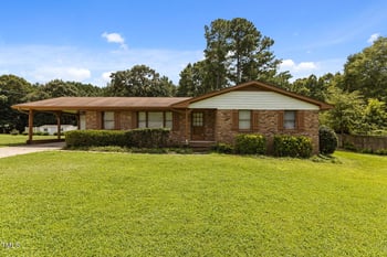 726 Hillandale Ln, Garner, NC 27529