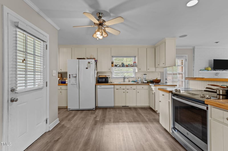 726 Hillandale Ln, Garner, NC 27529