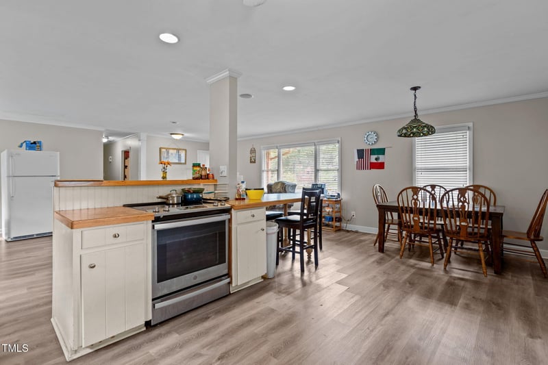 726 Hillandale Ln, Garner, NC 27529