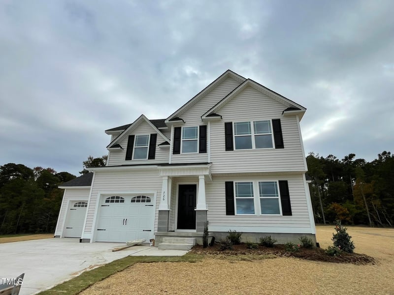 726 Sherrill Farm Dr, Benson, NC 27504