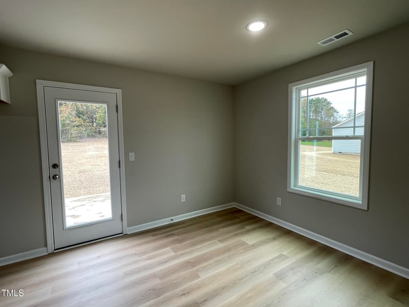 726 Sherrill Farm Dr, Benson, NC 27504