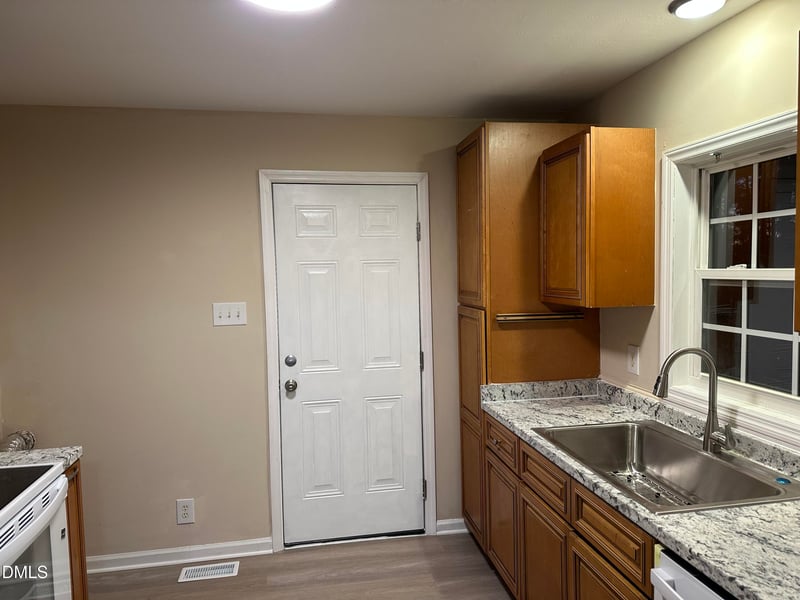 726 Thompson St, Pittsboro, NC 27312