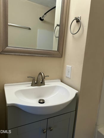 726 Thompson St, Pittsboro, NC 27312