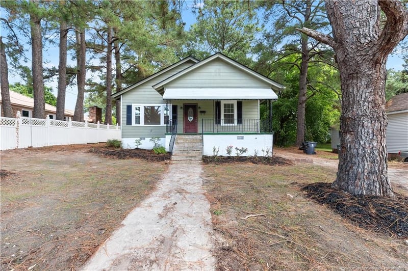 726 W M St, Erwin, NC 28339