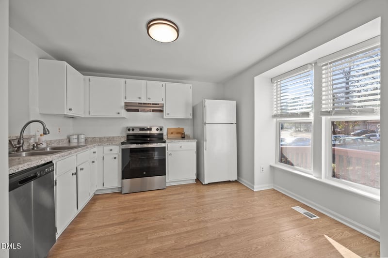 7260 Shellburne Dr, Raleigh, NC 27612