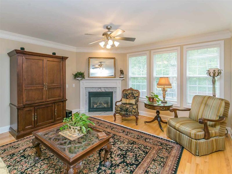 7262 Summit Waters Ln, Raleigh, NC 27613