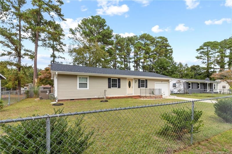 7264 Ainsley St, Fayetteville, NC 28314
