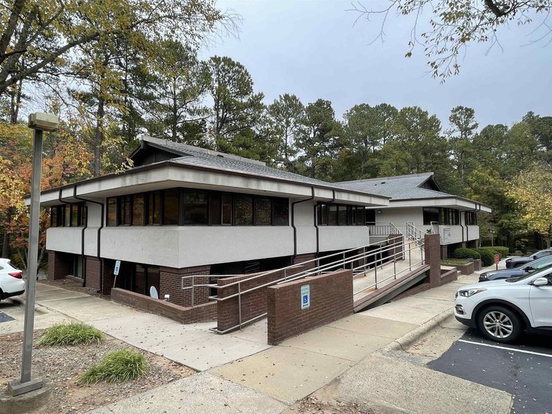 727 Eastowne Dr, Chapel Hill, NC 27514