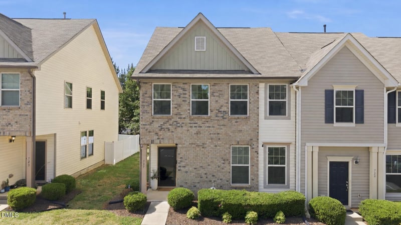 727 Maypearl Ln, Raleigh, NC 27610