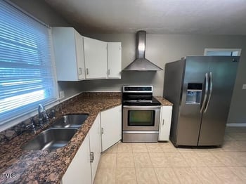 727 Queens Ave, Dunn, NC 28334