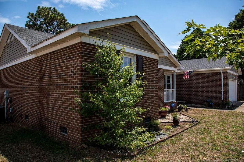 727 Sunnybrook Dr, Hope Mills, NC 28348