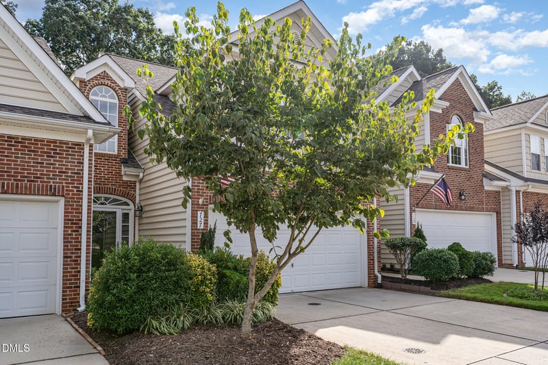 727 Swan Neck Ln, Raleigh, NC 27615