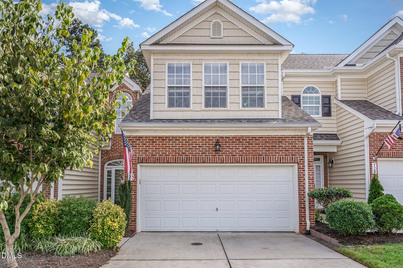 727 Swan Neck Ln, Raleigh, NC 27615