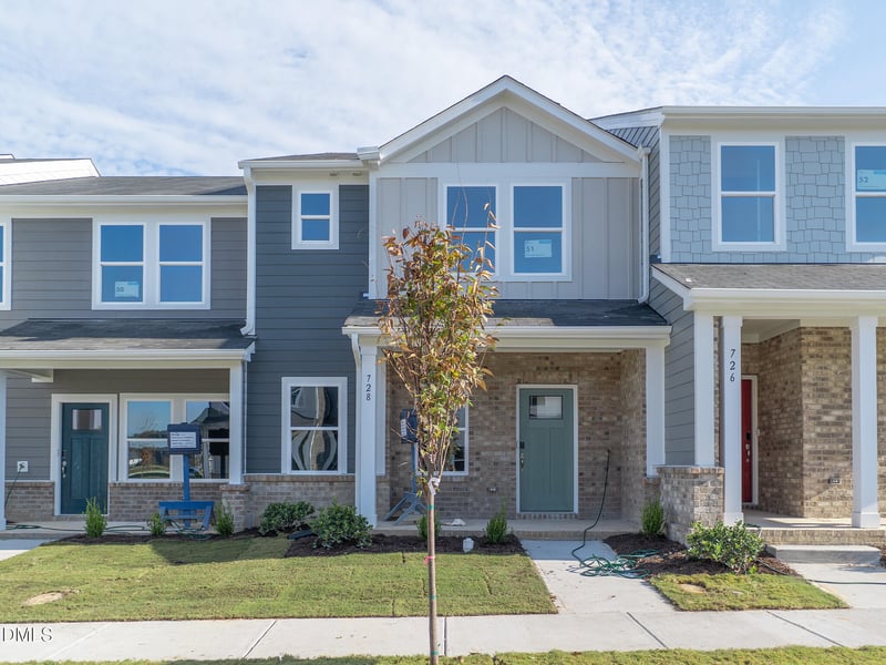 728 Chandler Stone Dr, Zebulon, NC 27597