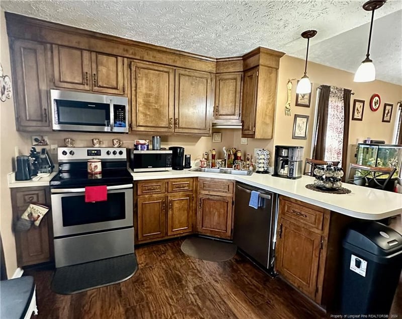 728 Glen Reilly Dr, Fayetteville, NC 28314