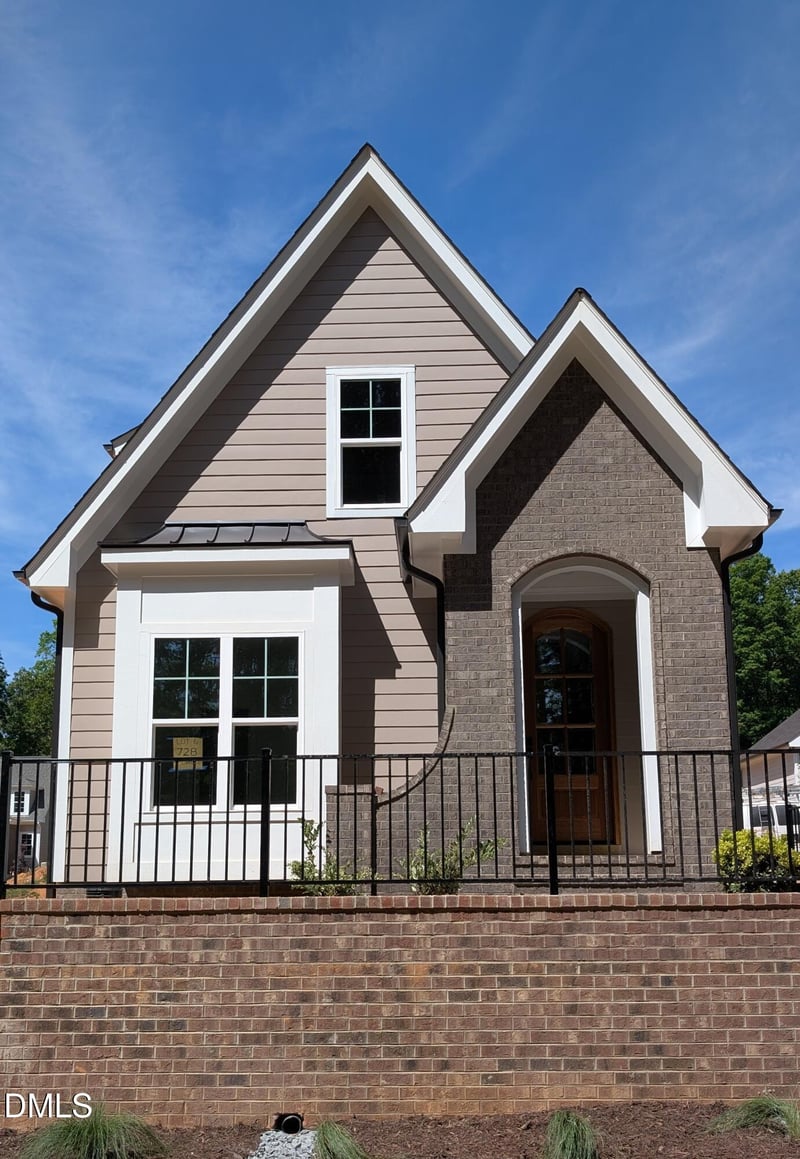 728 Powell Dr, Raleigh, NC 27606