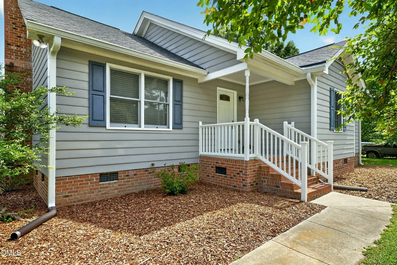 728 Wagstaff Rd, Fuquay Varina, NC 27526