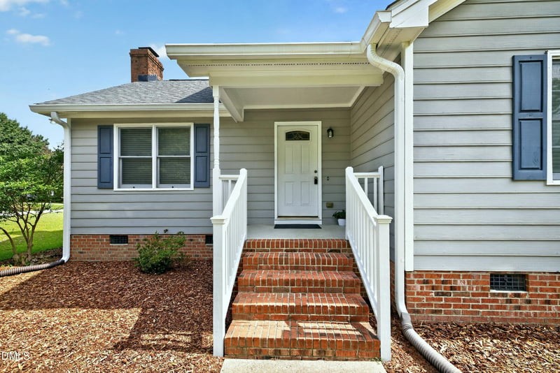 728 Wagstaff Rd, Fuquay Varina, NC 27526