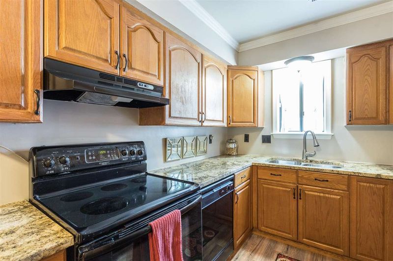 7281 Sandy Creek Dr #4, Raleigh, NC 27615