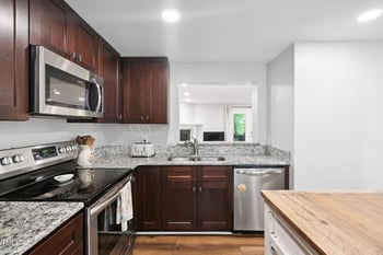 7286 Shellburne Dr, Raleigh, NC 27612