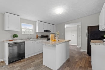 7289 Nc 561 , Louisburg, NC 27549