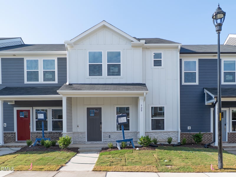 729 Chandler Stone Dr, Zebulon, NC 27597