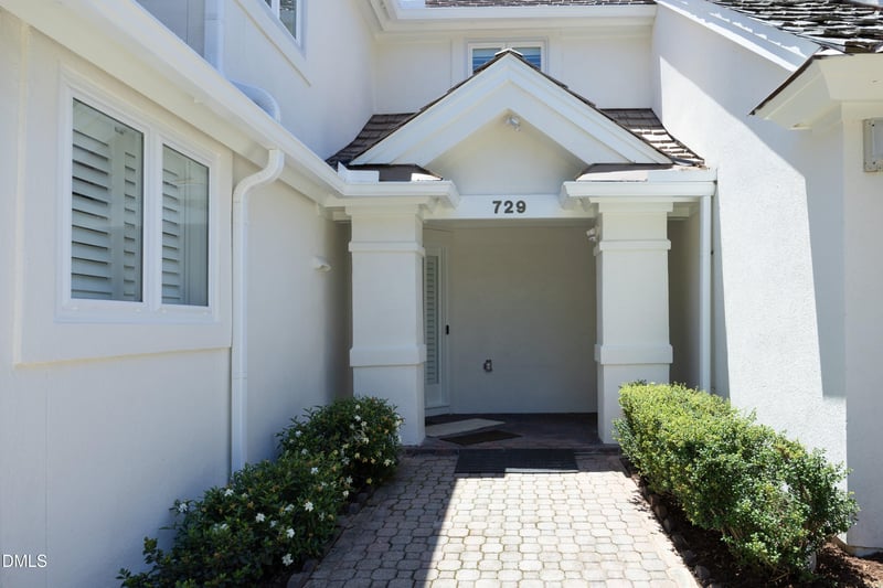 729 Crabtree Crossing Pw, Cary, NC 27513