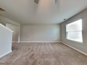 729 Crackling Ct, Zebulon, NC 27597