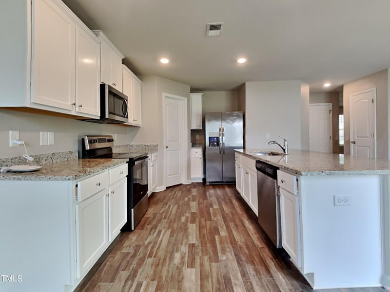 729 Crackling Ct, Zebulon, NC 27597