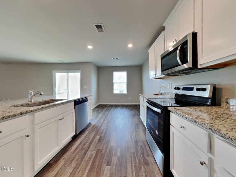 729 Crackling Ct, Zebulon, NC 27597