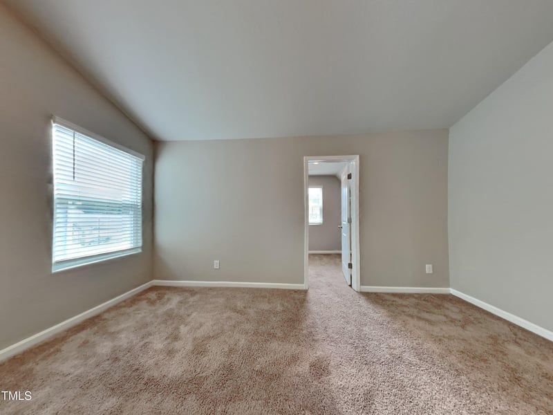 729 Crackling Ct, Zebulon, NC 27597