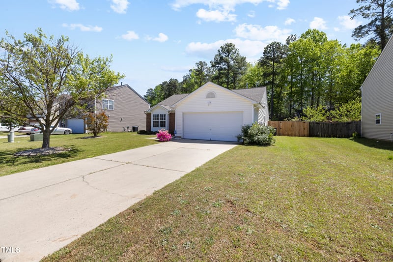 729 Golden Horseshoe Ln, Sanford, NC 27330