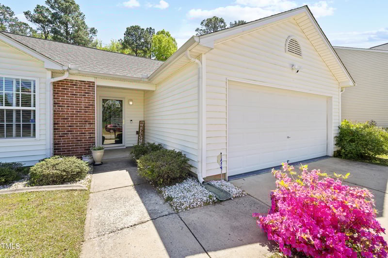 729 Golden Horseshoe Ln, Sanford, NC 27330