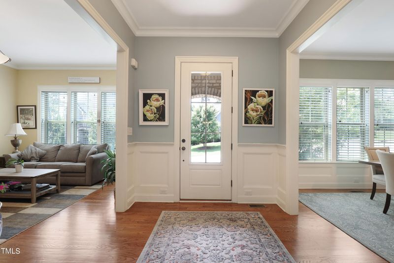 729 Magalloway Dr, Cary, NC 27519
