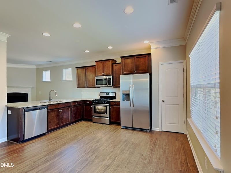 73 Crownview Ct, Clayton, NC 27527