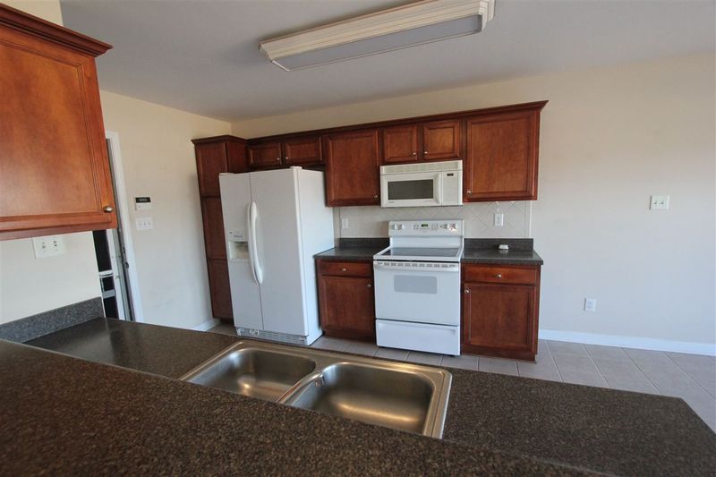 73 Macon, Sanford, NC 27332