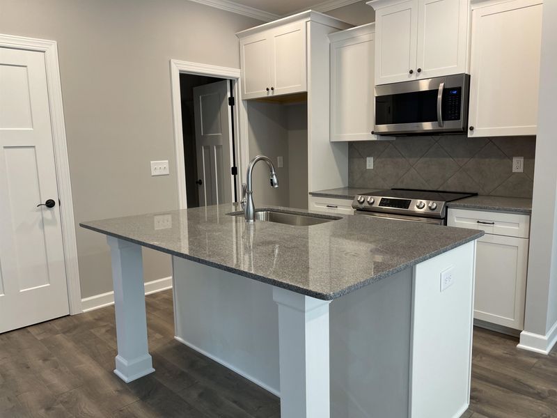 73 S Nolan Park Dr, Selma, NC 27576